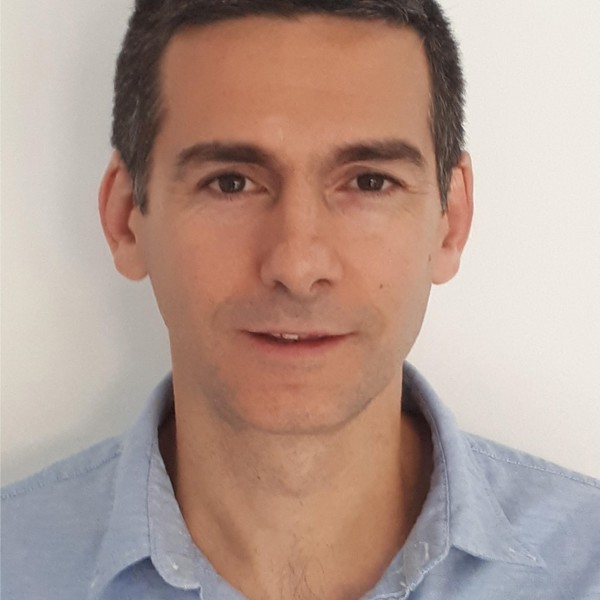 Amos Martinex portrait photo