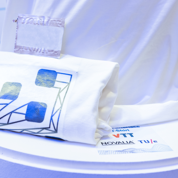 Graphene-based wearable textile