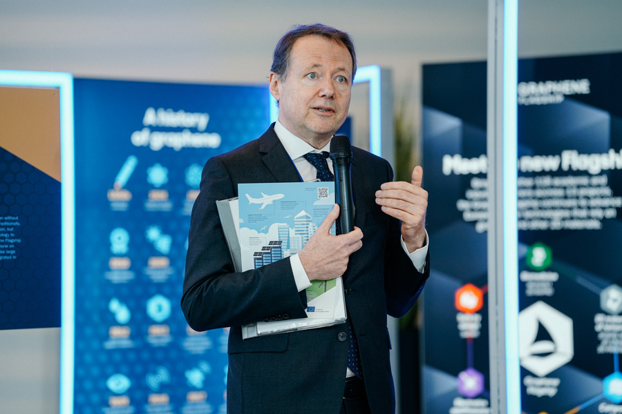 Roberto Viola at DG CNECT Graphene Flagship exhibition